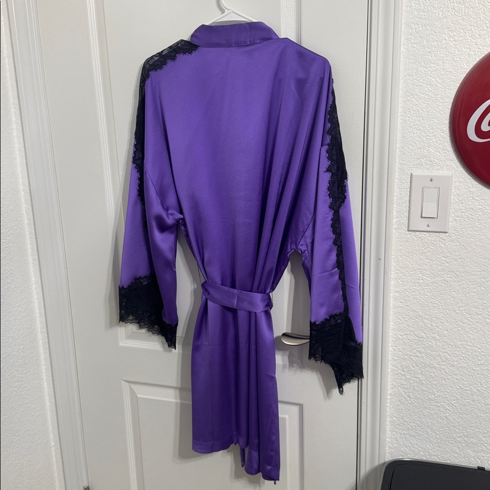 Victoria's Secret satin robe - Picture 3 of 3